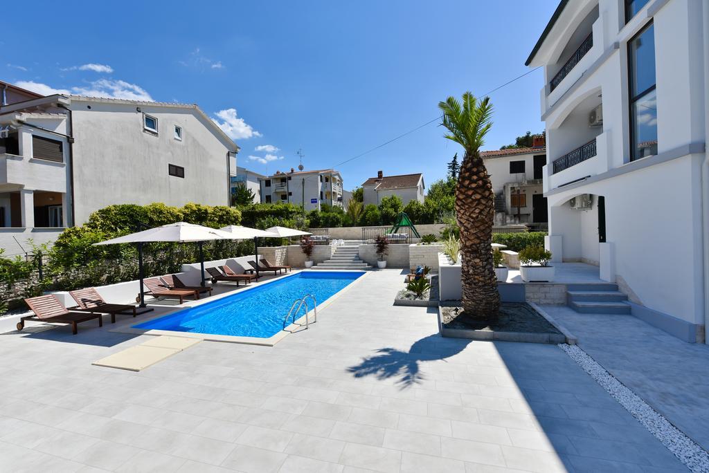 Mediterraneo Garden Apartments Petrcane Ngoại thất bức ảnh