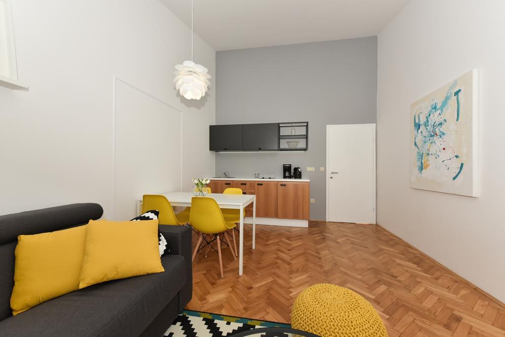 Mediterraneo Garden Apartments Petrcane Ngoại thất bức ảnh