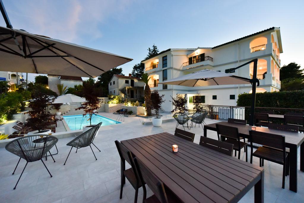 Mediterraneo Garden Apartments Petrcane Ngoại thất bức ảnh